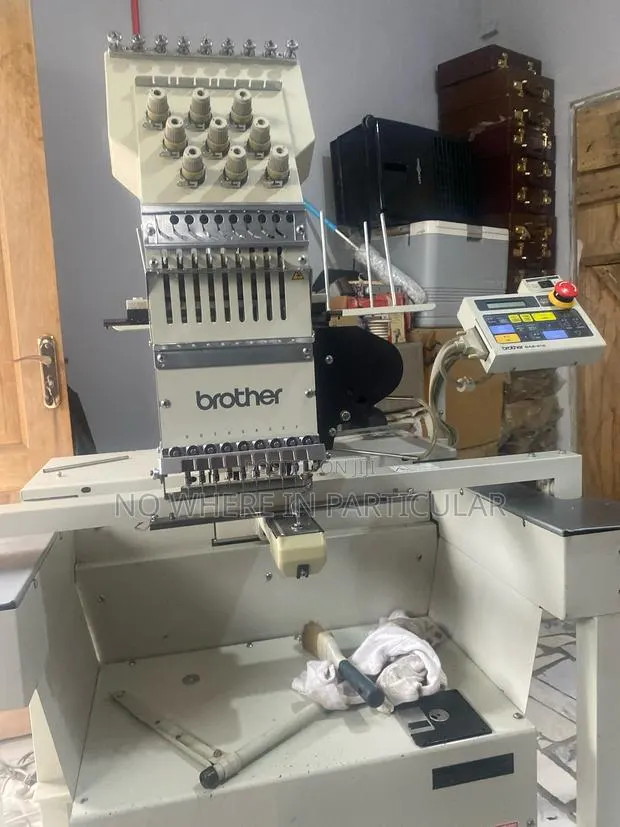 Single-Head Industrial Embroidery Machi · Photo 1