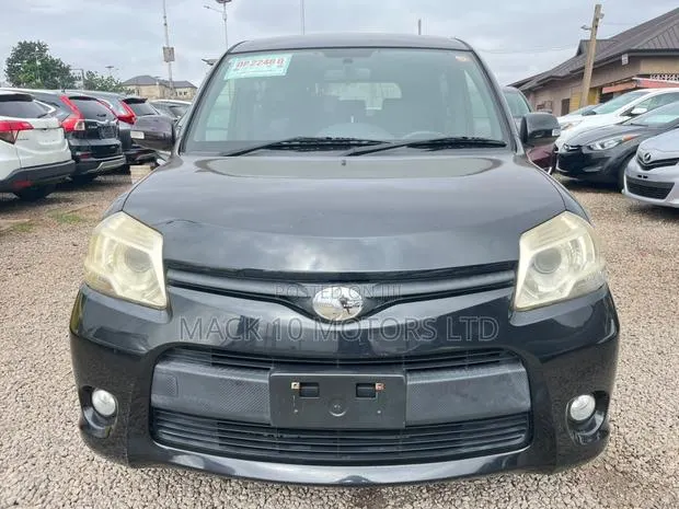 Toyota Sienta 1.5 FWD 2013 Black · Photo 1