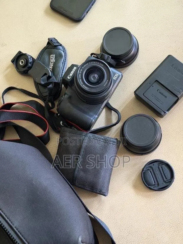 Canon EOS M50 Mark II Mirrorless Camera · Photo 1