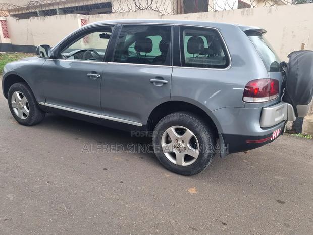 Volkswagen Touareg 2008 Gray · Photo 5