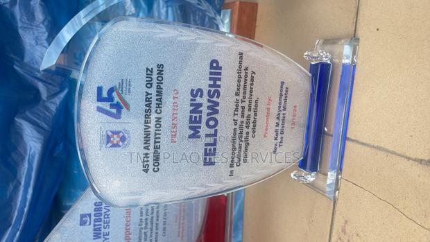 All Glass Award Plaque for Your Awards and Events · Photo 5