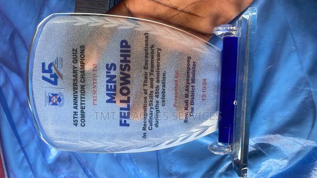 All Glass Award Plaque for Your Awards and Events · Photo 1