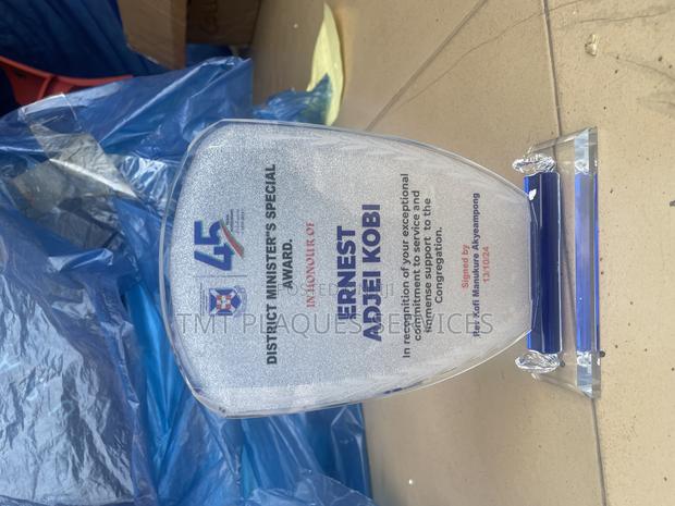 All Glass Award Plaque for Your Awards and Events · Photo 2