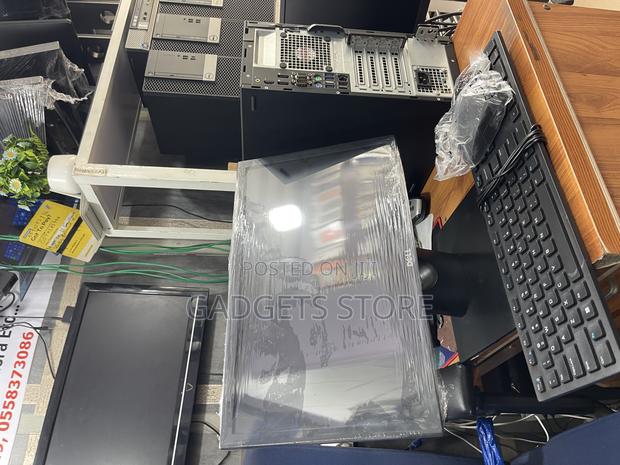 Desktop Computer Dell OptiPlex 7070 8GB Intel Core I7 SSD 512GB · Photo 3
