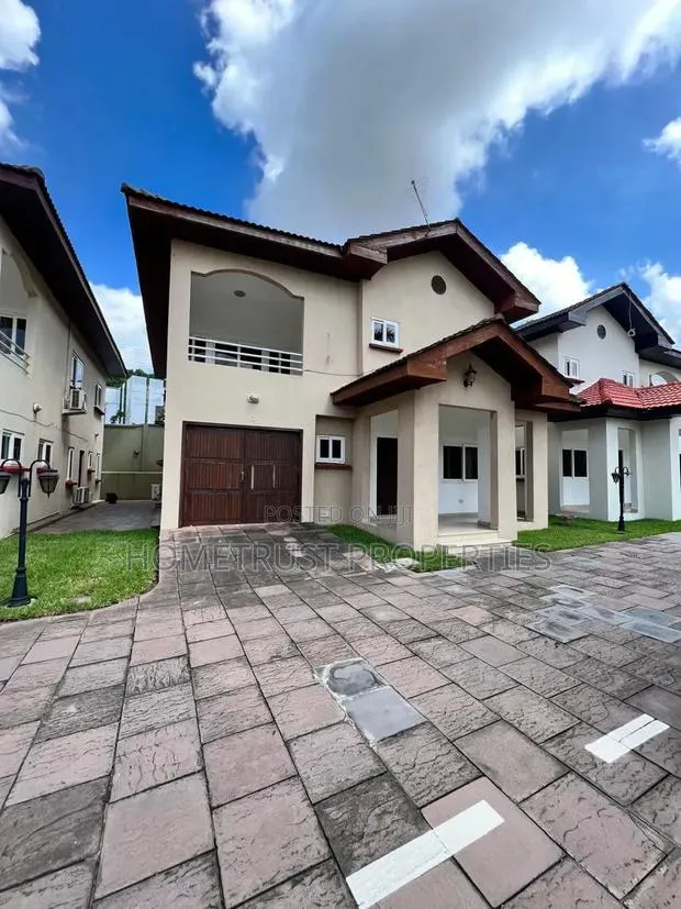 4bdrm Duplex in Airport Residential for sale · Photo 1