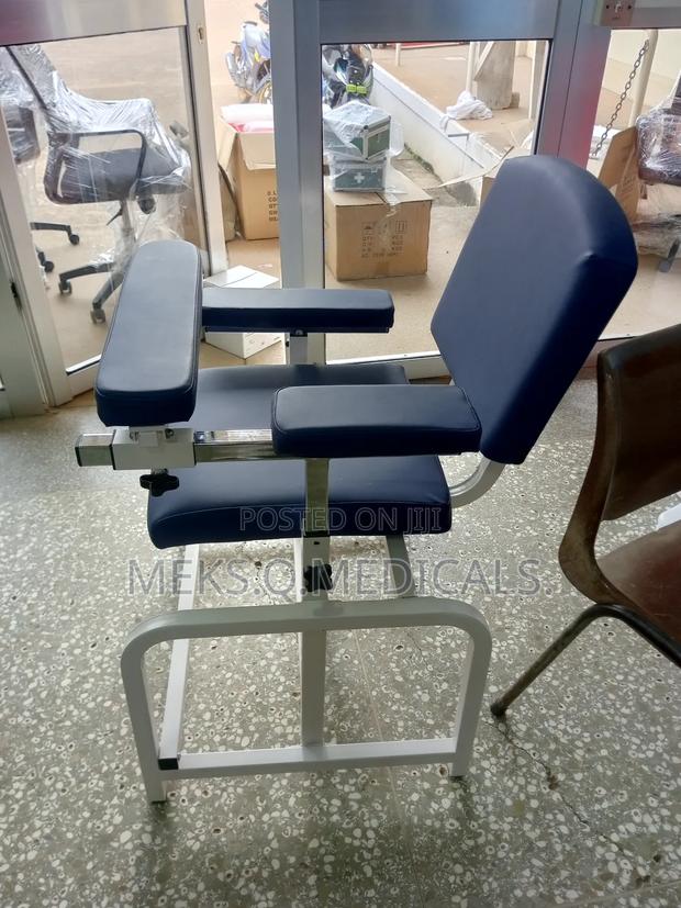 Phlebotomy Chair · Photo 3