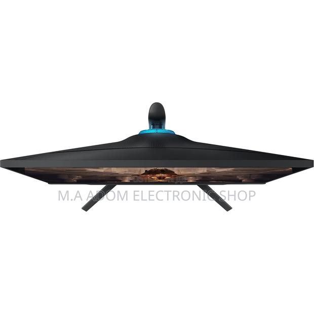 With Remote Control Samsung 28” Ultra Bluetooth Wi-Fi · Photo 1