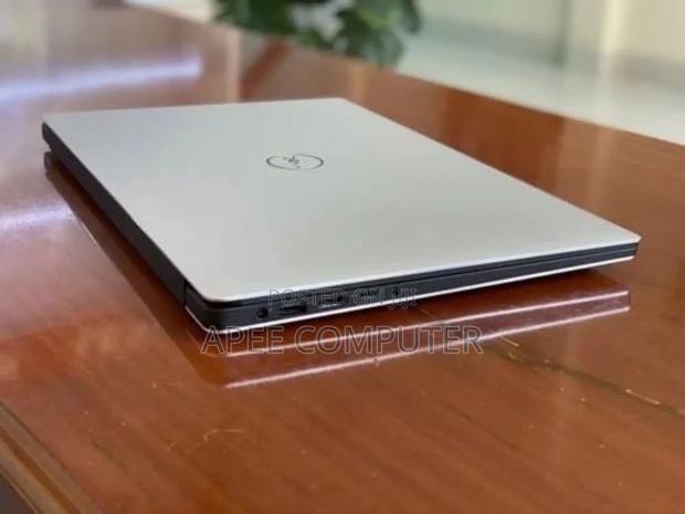 Laptop Dell Precision 5540 16GB Intel Core i7 SSD 512GB · Photo 2