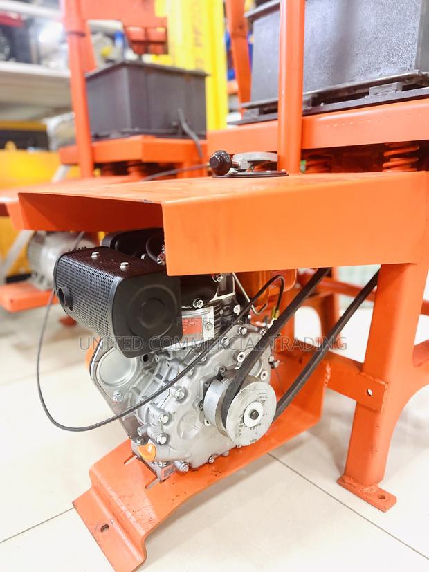 Bricks Presser Powered Diesel (ST170) · Photo 3