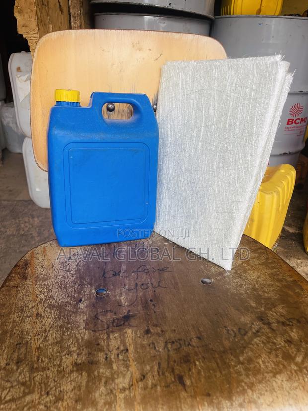 Polyester Resin · Photo 3