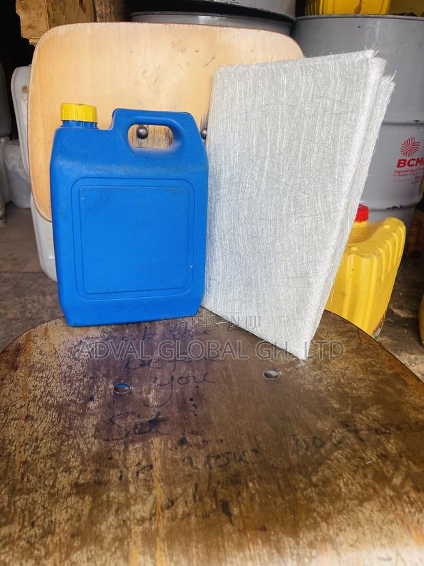 Polyester Resin · Photo 1