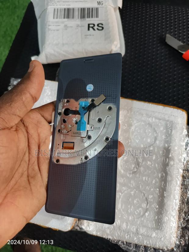 Lg Wing 5g Replacement LCD Screen With Frame Accessories · Photo 5