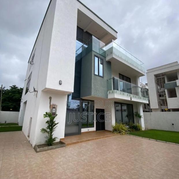 4bdrm Duplex in Airport Residential for sale · Photo 1