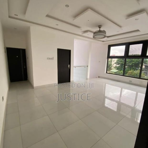 4bdrm Duplex in Airport Residential for sale · Photo 6
