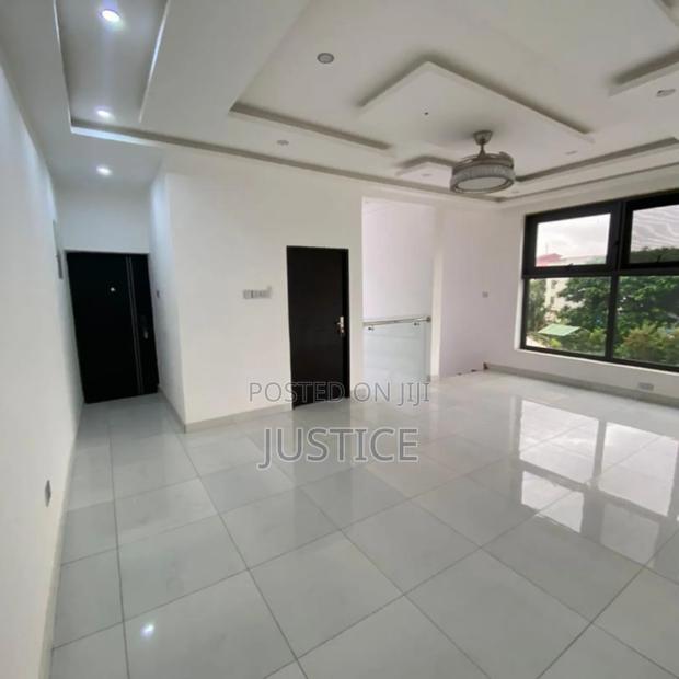 4bdrm Duplex in Airport Residential for sale · Photo 7