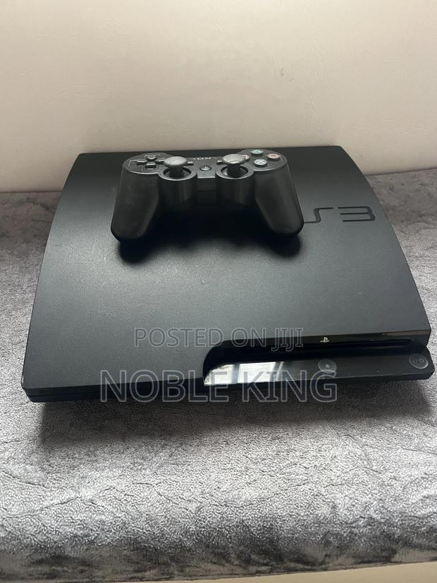 Playstation 3 Slim · Photo 1