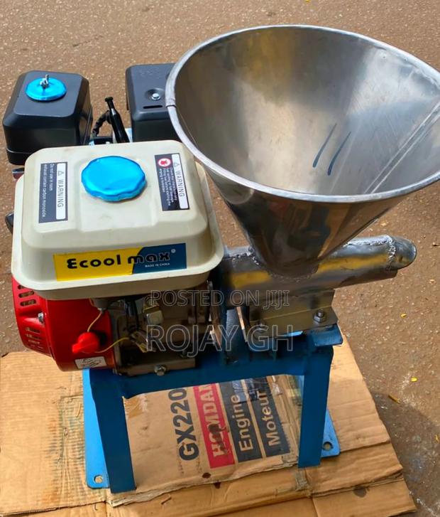 Commercial Fufu Machine With Engine · Photo 1