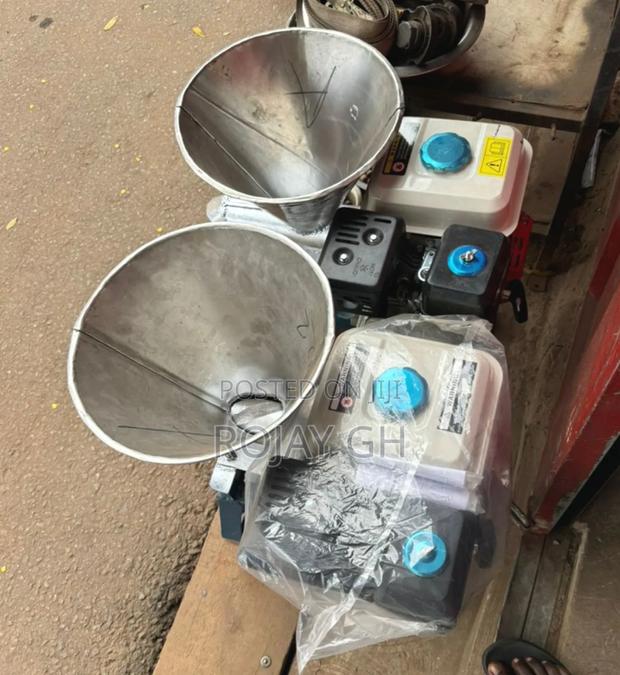 Commercial Fufu Machine With Engine · Photo 2