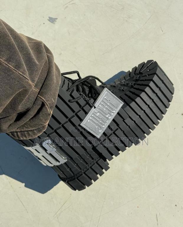 MSCHF 2x4 Brutal Boot · Photo 3
