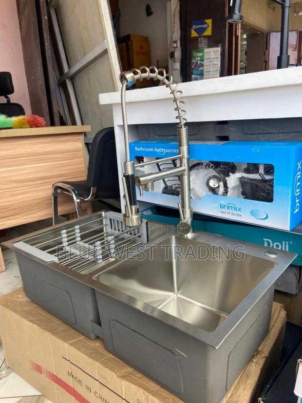 Cabinet Sink With Pull Out Tap · Photo 4