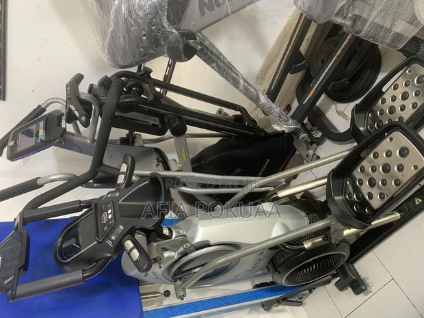 Elliptical Cross Trainer · Photo 4