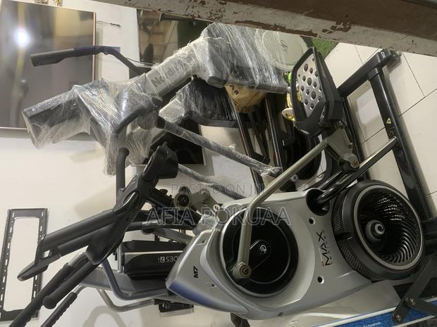 Elliptical Cross Trainer · Photo 7