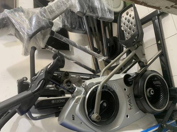 Elliptical Cross Trainer · Photo 2