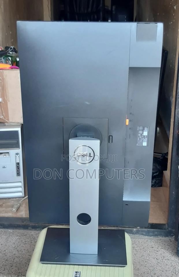 Dell 27 Inches Edgeless Type-C Monitor · Photo 3