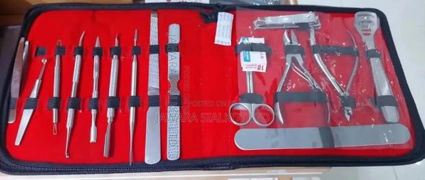 17 Pieces Manicure and Pedicure Set Stainless Steel · Photo 2