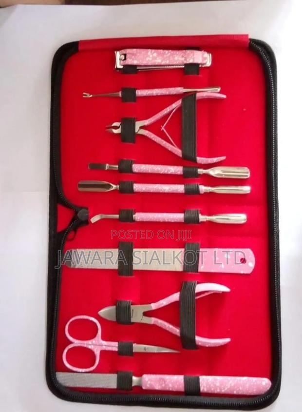 17 Pieces Manicure and Pedicure Set Stainless Steel · Photo 5