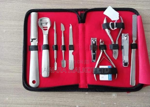 17 Pieces Manicure and Pedicure Set Stainless Steel · Photo 6