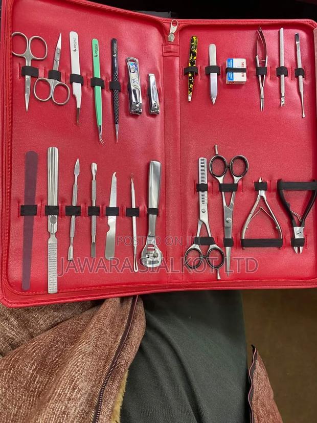 17 Pieces Manicure and Pedicure Set Stainless Steel · Photo 7