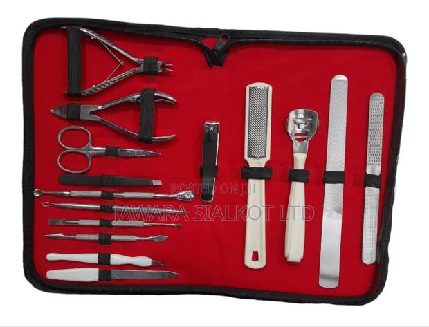 17 Pieces Manicure and Pedicure Set Stainless Steel · Photo 8