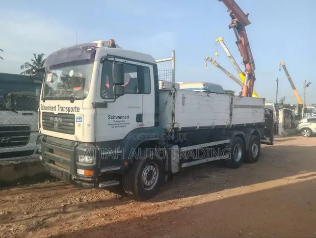Crane Truck for Sale · Photo 1