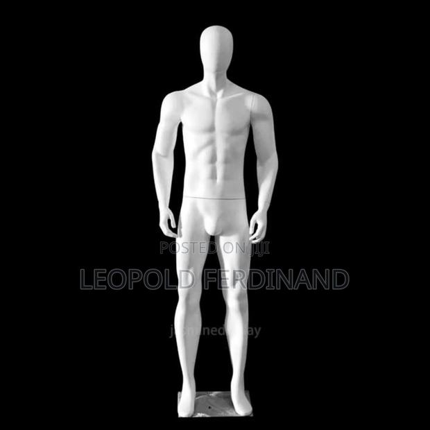 Male White Muscular Mannequins · Photo 3