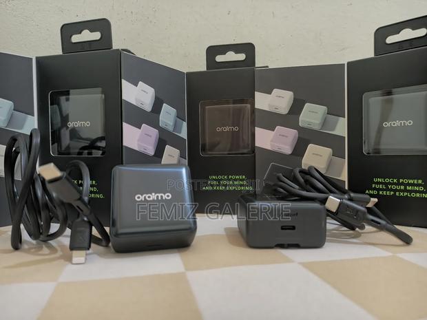 Oraimo 20w Powercube Charger + C-to-C/C-to-Lightning Cable · Photo 1