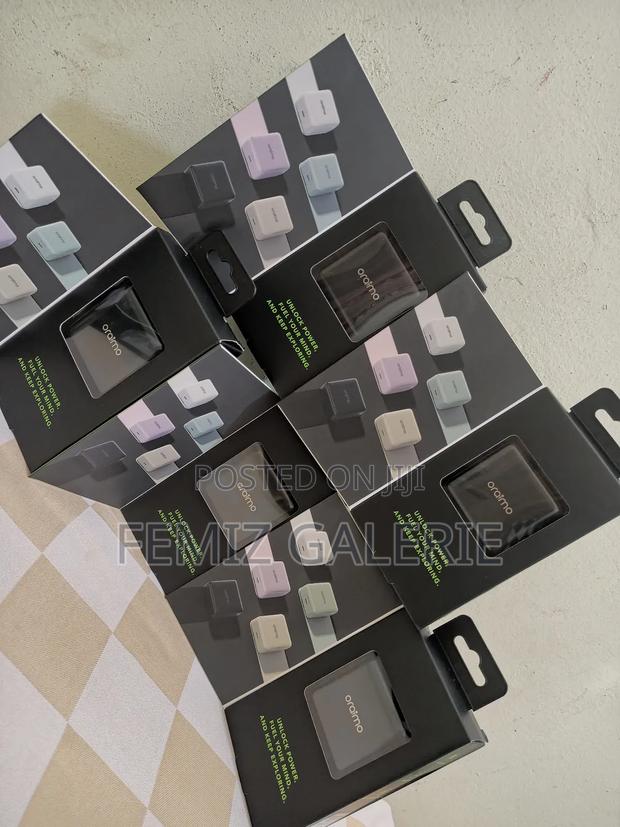 Oraimo 20w Powercube Charger + C-to-C/C-to-Lightning Cable · Photo 7