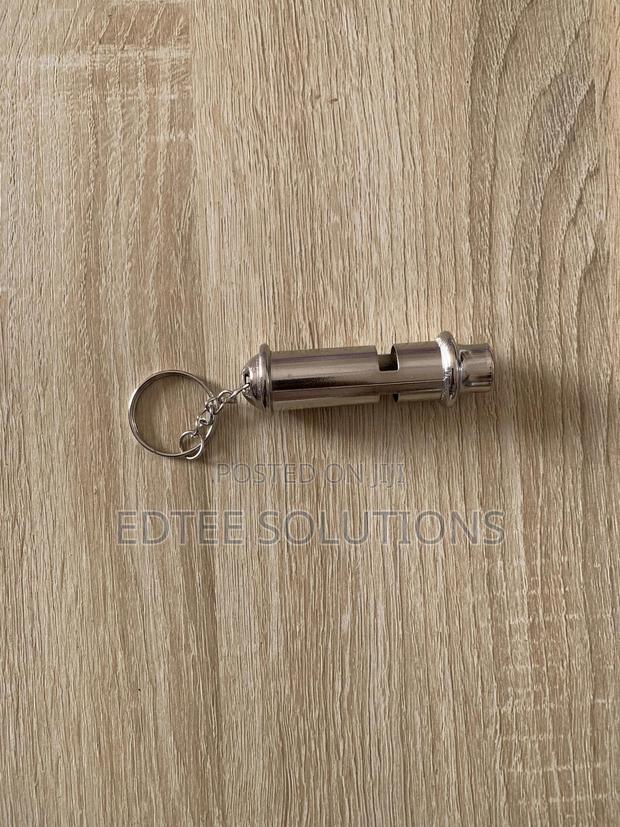 High Quality Loud Whistle With Lanyard Metal · Photo 2