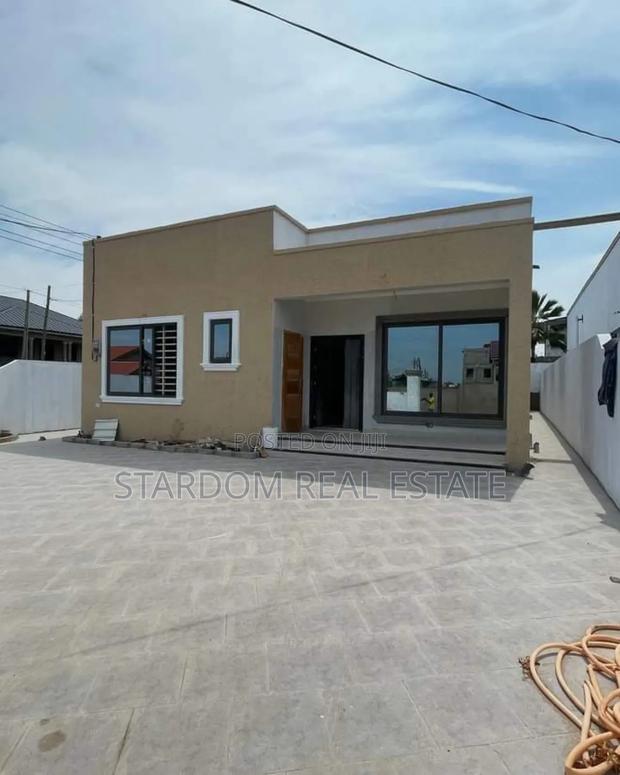 3bdrm Duplex in Spintex for sale · Photo 1