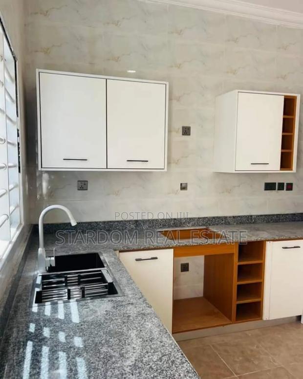3bdrm Duplex in Spintex for sale · Photo 3