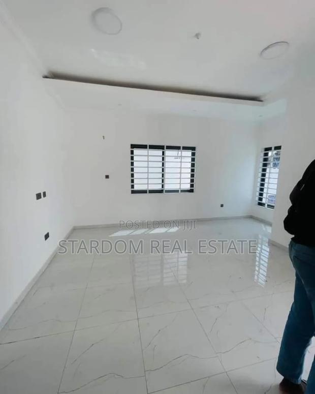 3bdrm Duplex in Spintex for sale · Photo 4