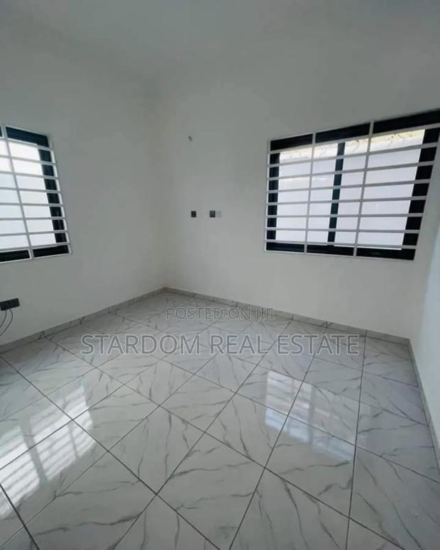 3bdrm Duplex in Spintex for sale · Photo 6