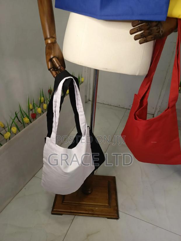 Plain Tote Bags · Photo 1