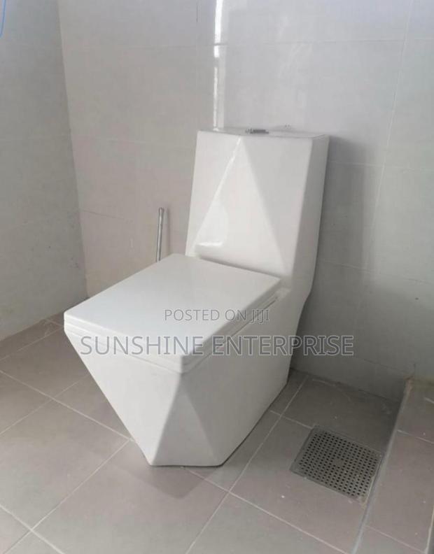 Water Closet-diamond Shape · Photo 1