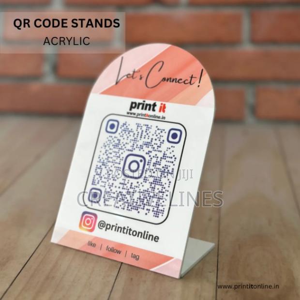Social Media Stands · Photo 1
