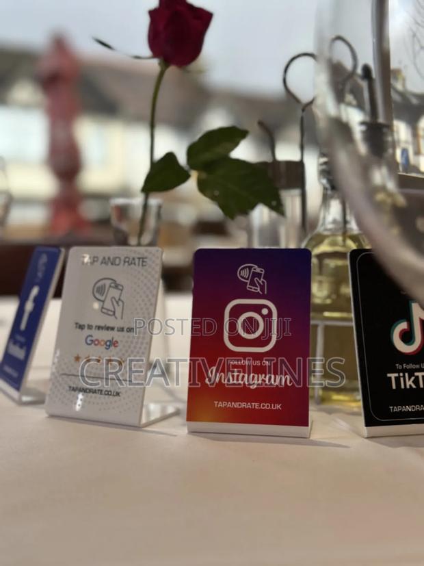 Social Media Stands · Photo 4