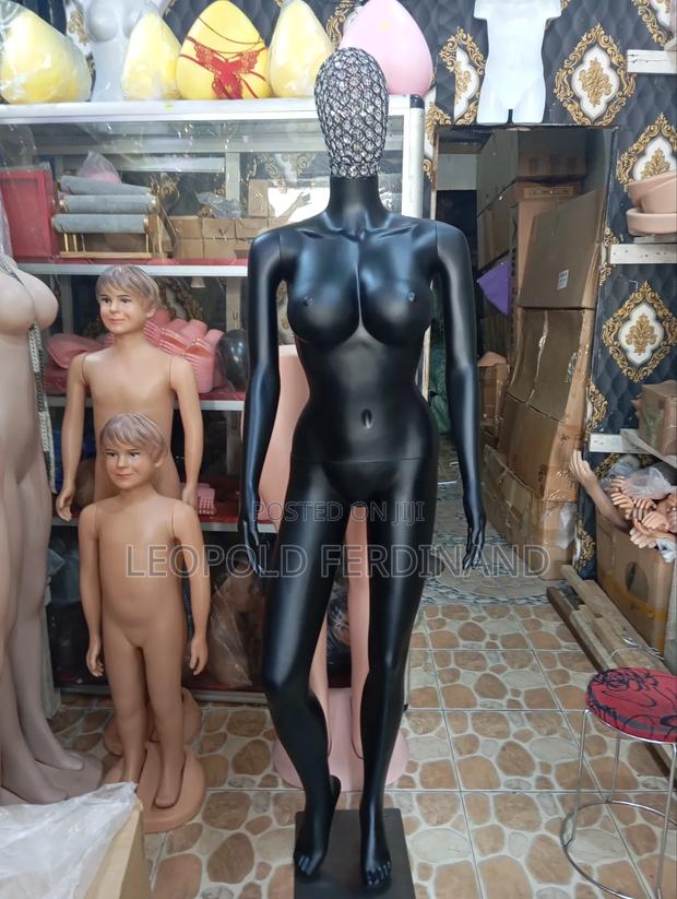 Black Matte Female Mannequins With Diamonds Stone Head · Photo 1