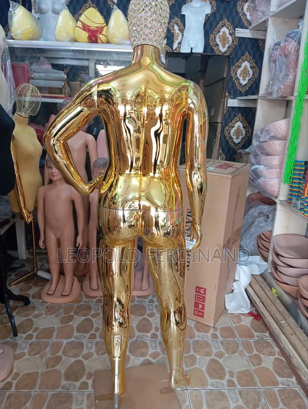 Plus Size Gold Female Mannequins With Diamonds Stone Face · Photo 3