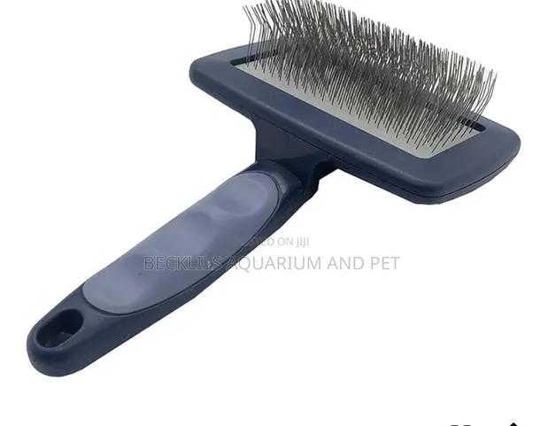 Metal Pin Brush for All Types of Dogs · Photo 1