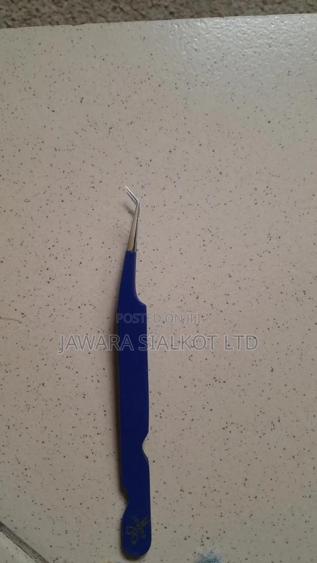 Eyelash Extension Tweezer With Fiber Tip Stainless Steel · Photo 5